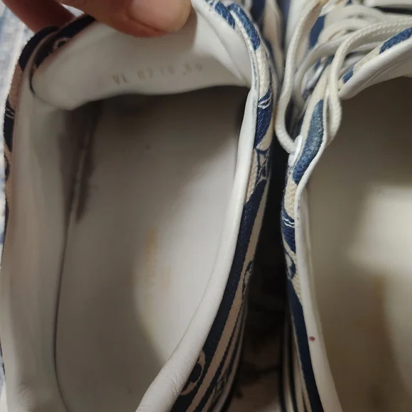 Louis Vuitton Navy and White Striped Sneakers - Picture 9 of 9